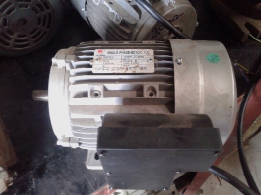 ขายมอเตอร์จีน 1.5 HP. 1400 RPM. 220 V สภาพสวย พร้อมใช้งาน มี 4 ตัวครับ