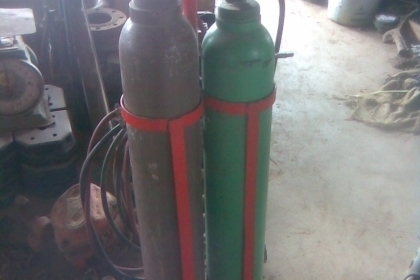ชุดแก๊สสภาพพร้อมใช้งานครับ  ได้ครับครับ  หัวแก๊ส +  สาย + ถัง 2 ถังครับ   ราคาเบิกใหม่  หมื่นปลายครับ คุ้มครับราคานี้