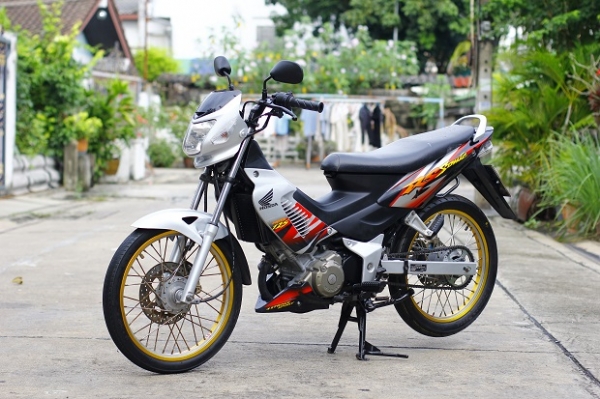 ขาย โซนิค ล้อทอง เดิมๆ สวยๆ  รถมือเดียว