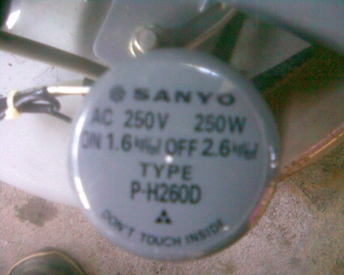 ปั้มน้ำซันโย 250 Wสภาพเดิมๆครับพร้อมใช้งานครับ  เป็นของซันโย แจแปนครับ  ขนาด 250  W  ราคานี้คุ้มครับเบิกใหม่ หกพันกว่าครับ
