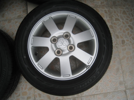 ขายล้อแม็ก Mitsubishi mirage ป้ายแดง 14"x4.5" et46 4รู100 +ยางปี13  สนใจติดต่อเล็กคลองสามครับ (081-3747940)