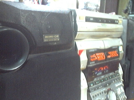 ขายเครื่องเสียงบ้านsonyกับลำโพง3ทางชาร์ปดอก8นิ้วแยกขายได้