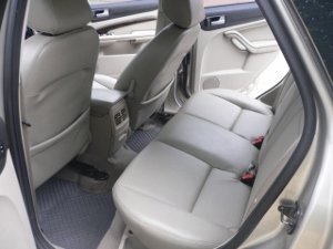 ขายรถ FORD FOCUS 1.8 GHIA ABS AIRBAG 2007 เกียร์ออโต้2ระบบ  LPG หัวฉีด