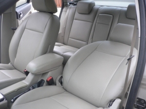 ขายรถ FORD FOCUS 1.8 GHIA ABS AIRBAG 2007 เกียร์ออโต้2ระบบ  LPG หัวฉีด