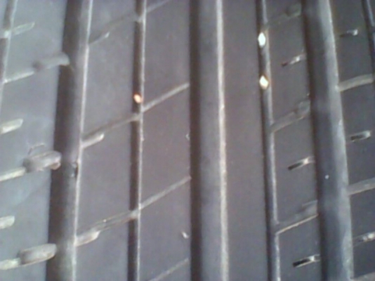 ขายยาง 185/55/16 ปี 11 มี 4 วง 2000 บาท