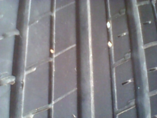 ขายยาง 185/55/16 ปี 11 มี 4 วง 2000 บาท