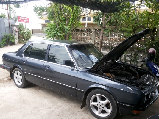 ขายรถบีเอ็มE28สภาพดีราคาถูกขับได้เลย(NO BOOK)