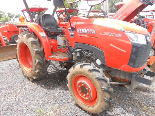 ขายรถแทรกเตอร์ คูโบต้า รุ่น L3008