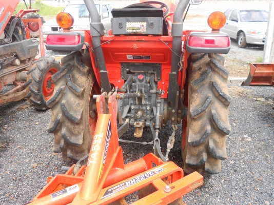 ขายรถแทรกเตอร์ คูโบต้า รุ่น L3008 ขายรถแทรกเตอร์ คูโบต้า รุ่น L3008