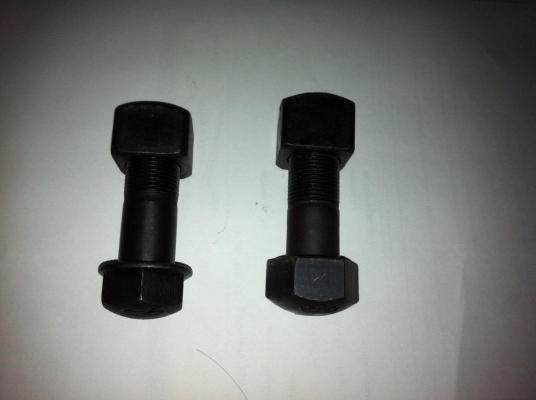 น็อตยึดแผ่นแทร็ค