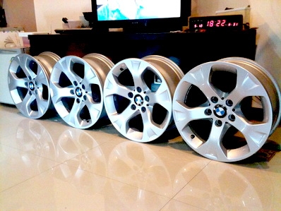 แม็กซ์ใหม่ BMW ขนาด 17 นิ้ว 5รู 120  สภาพไม่มีรอย ใหม่ทุกวง ทั้งด้านหน้าด้านหลัง =19,500