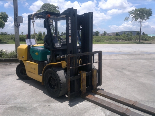 ขายรถฟอร์คลีฟท์ขนาด 4.5 ตัน  KOMATSU FG45T-7 Hr.3221 ปี2005 ออโต้เบ็นซิล เสา3เมตร รถสภาพดีมากๆๆ ถึงไทยแล้ว โทรมานะ 085-9049669
