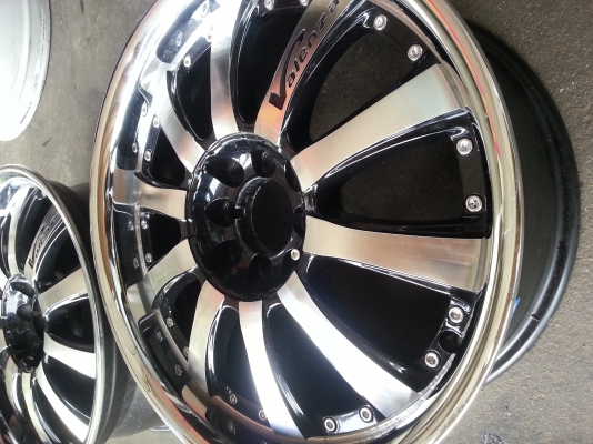 แม็กขอบ 17 4รู100/114 มี 1คู่ ราคา 2,700บาท