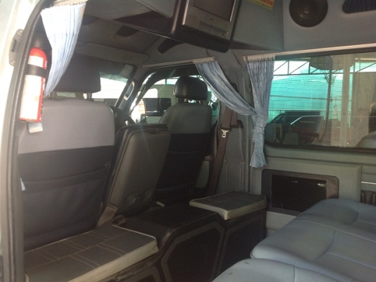 รถตู้หัวจรวด ปี 2001 หลังคาสูง