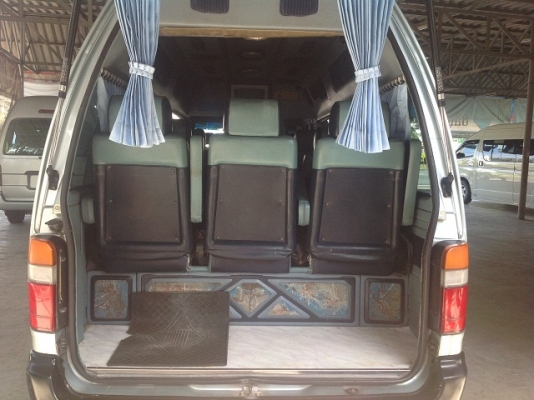 รถตู้หัวจรวด ปี 2001 หลังคาสูง