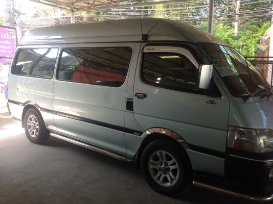 รถตู้หัวจรวด ปี 2001 หลังคาสูง