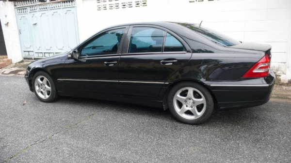 Benz C220 Kom Avantgarde ปี'02