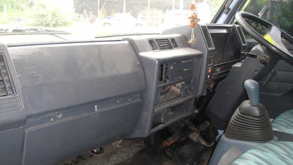 ISUZU NKR110แรง รถห้างแท้ ดาวน์45000ผ่อน11000/36เดือน