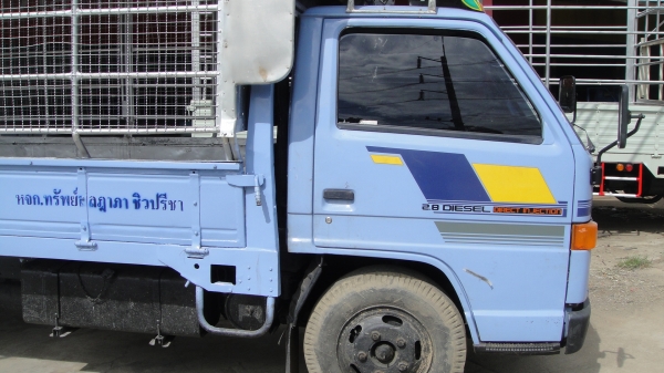 ISUZU NKR110แรง รถห้างแท้ ดาวน์45000ผ่อน11000/36เดือน