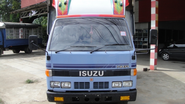 ISUZU NKR110แรง รถห้างแท้ ดาวน์45000ผ่อน11000/36เดือน