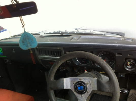 มาสด้า แฟมีเลีย ปี92  ติดแก็สแล้ว รถบ้านพร้อมใช้ 33000 ด่วนๆ