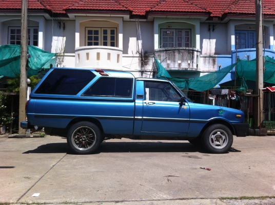 มาสด้า แฟมีเลีย ปี92  ติดแก็สแล้ว รถบ้านพร้อมใช้ 33000 ด่วนๆ