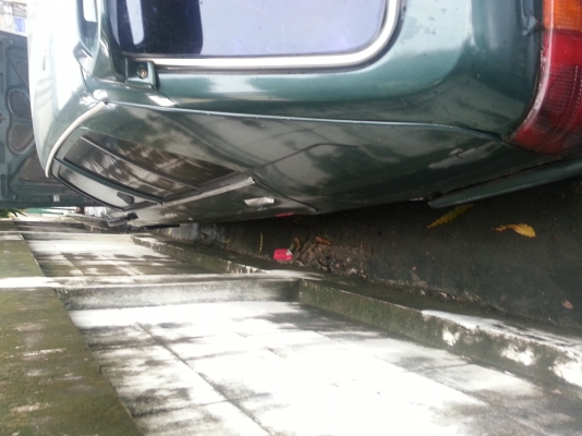 ขายด่วนครัย mazda 323 รถใช้งานไดปรกติติดแก๊สแล้วครับ 081-0999013