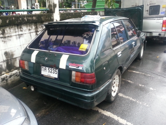 ขายด่วนครัย mazda 323 รถใช้งานไดปรกติติดแก๊สแล้วครับ 081-0999013