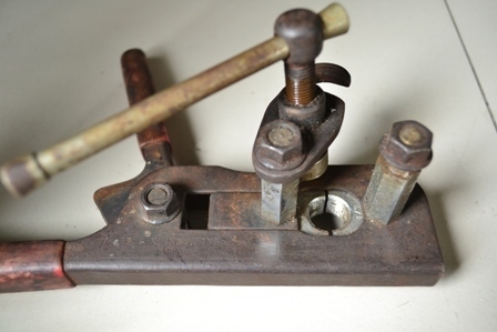 เครื่องมือบานท่อทองแดงแบบคีมบีบ ขนาดนิ้ว 5/8,1/2,3/8,1/4 TAIWAN