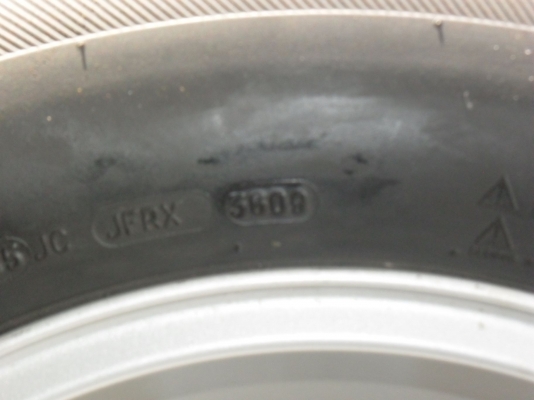 ล้อแม็ก16นิ้ว 6รู เชฟ พร้อมยาง 265/70R16ปี09 สวยๆ 4 ล้อ ราคา 6900 บาท