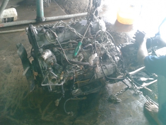 ขายเครื่อง รุ่นม้ากระโดด ดีเซล  ไม่รู้ว่าติดหรือเปล่า เจ้าของรถฝากขายพร้อมเกียร์  หรือจะให้ทำให้ติดก็ได้ ราคาคุยกัน