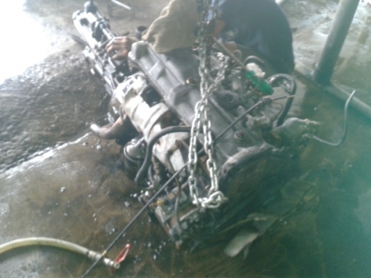 ขายเครื่อง รุ่นม้ากระโดด ดีเซล  ไม่รู้ว่าติดหรือเปล่า เจ้าของรถฝากขายพร้อมเกียร์  หรือจะให้ทำให้ติดก็ได้ ราคาคุยกัน