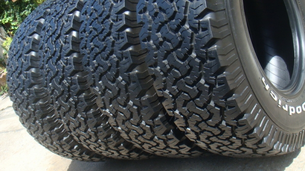 ขายยาง BF Goodrich Allterrain 30 9.5 r15 ดอก10มิล
