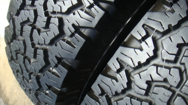 ขายยาง BF Goodrich Allterrain 30 9.5 r15 ดอก10มิล