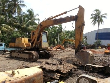 ขายรถแบคโฮ Komatsu pc120-3 พร้อมใช้ มี 2 คัน