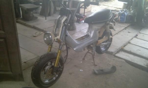 ชาลียืนคัน 9700