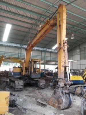 ขายแบ็คโฮ Komatsu 12hd บูมยาว ตัวเดินใหม่