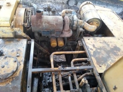 ขายแบ็คโฮ Komatsu 12hd บูมยาว ตัวเดินใหม่