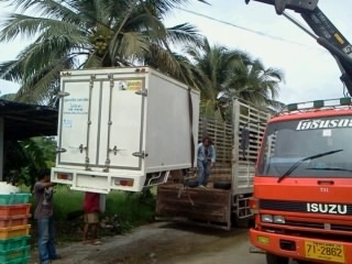 บริการรถยก รถสไลด์ นครปฐม 0818562620 0814749456