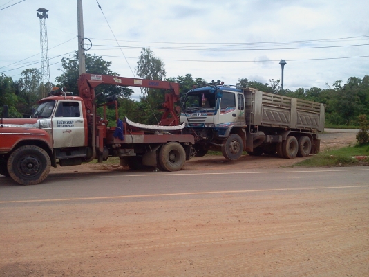 บริการรถยก รถสไลด์ นครปฐม 0818562620 0814749456