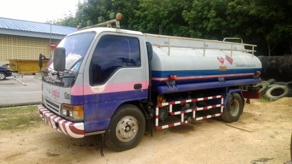 6ล้อน้ำมัน7000ลิตร ISUZU NPR120แรง รถใช้งานอยู่...