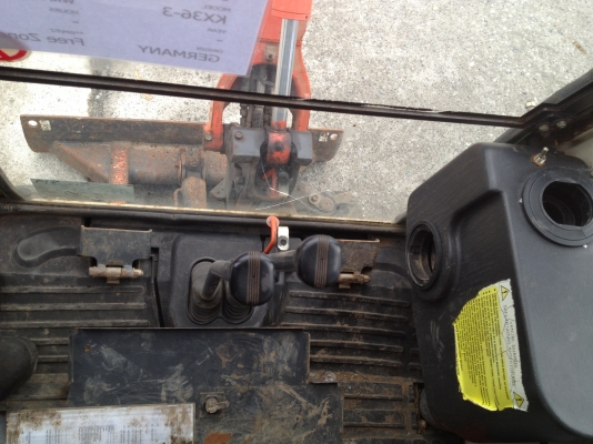 ขายรถขุดเล็ก KUBOTA KX36-3 Yr.2006,มีเก๋งสวย สภาพดีครับใช้งานได้เลย มานะ 085-9049669