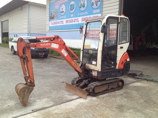 ขายรถขุดเล็ก KUBOTA KX36-3 Yr.2006,มีเก๋งสวย สภาพดีครับใช้งานได้เลย มานะ 085-9049669