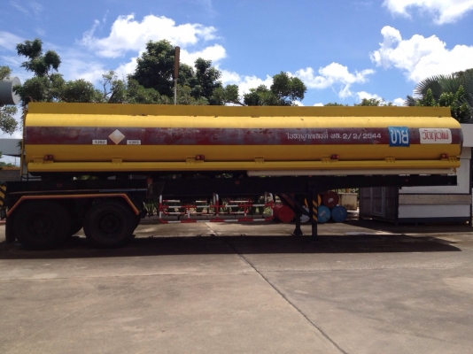 หางพ่วงใส่น้ำมัน 27,000 ลิตร