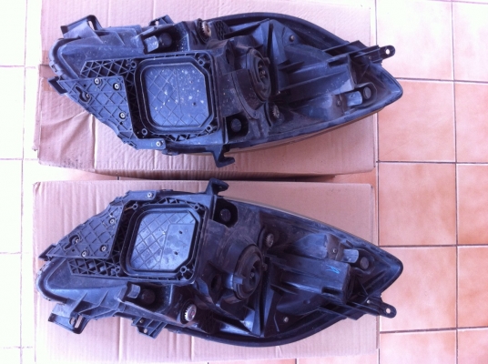 ธารนนทบุรี//ขายไฟหน้า yaris เดิมๆแท้ๆ ราคา 3,000 บาท (พร้อมจัดส่ง)