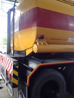 รถพ่วงบรรทุกน้ำมัน 30,000 ลิตร