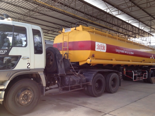 รถพ่วงบรรทุกน้ำมัน 30,000 ลิตร