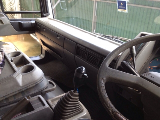 รถพ่วงบรรทุกน้ำมัน 30,000 ลิตร