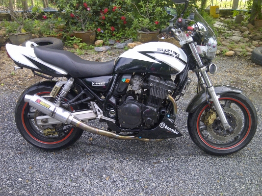 suzuki inazuma 400 ขาตั้งเซนเซอร์ ของแต่งหลายอย่าง สภาพดีพร้อมใช้เลย 65000 ต่อรองได้คับ