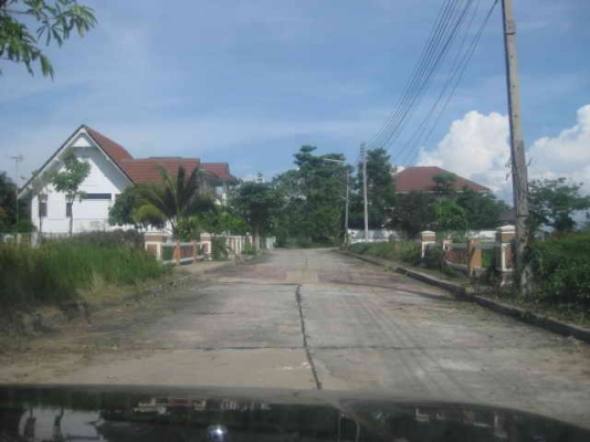 ขายบ้านสไตล์รีสอร์ท เนื้อที่ 100 ตรว. หมู่บ้านติดถนนใหญ่ ด่านเกวียน-โชคชัย ขายบ้านสไตล์รีสอร์ท เนื้อที่ 100 ตรว. หมู่บ้านติดถนนใหญ่ ด่านเกวียน-โชคชัย